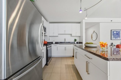 Corner East Facing 2 Bed, 2 Bath with Private Balcony. Enjoy - photo 7