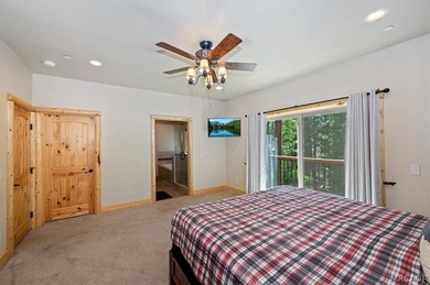 Experience the charm of mountain living in this beautifully - photo 19