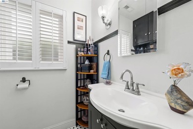 The quintessential Niles home! A polished gem that has been - photo 24