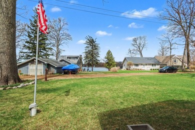 This spacious ranch home offers over 3,000 square feet of - photo 4
