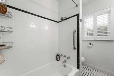 The quintessential Niles home! A polished gem that has been - photo 25
