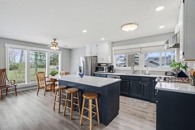 This spacious ranch home offers over 3,000 square feet of - photo 6