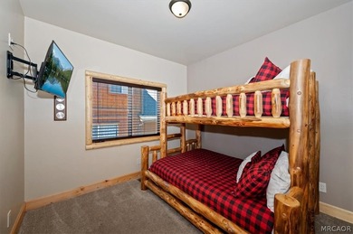 Experience the charm of mountain living in this beautifully - photo 28