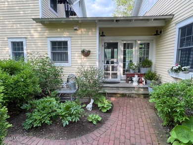 Welcome to this exceptional lakefront retreat in desirable - photo 8