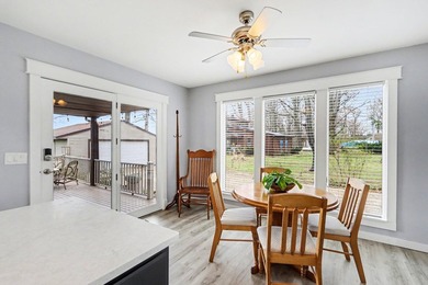 This spacious ranch home offers over 3,000 square feet of - photo 9