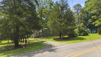 Charming remodeled lakefront cottage on beautiful Lake Sinclair! - photo 31
