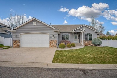 Beautiful Spokane Valley Home! This 4-bed, 3 bath home is - photo 1