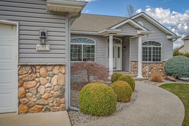 Beautiful Spokane Valley Home! This 4-bed, 3 bath home is - photo 3