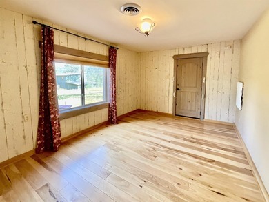 Charming mountain retreat located in the desirable Valle - photo 6