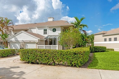 Rarely available cornerunit townhouse in the highly desirable - photo 2