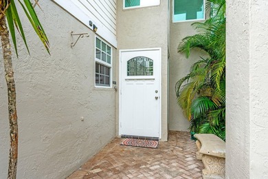 Rarely available cornerunit townhouse in the highly desirable - photo 4