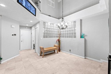 Rarely available cornerunit townhouse in the highly desirable - photo 8