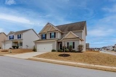 Discover this beautifully maintained four-bedroom, 2.5-bathroom - photo 2