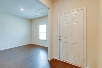Discover this beautifully maintained four-bedroom, 2.5-bathroom - photo 5