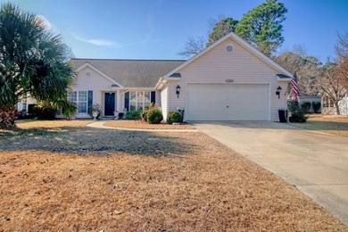 Beautiful 3 bedroom, 2 full bath home in Ashton Glenn, a quiet - photo 1