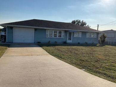 Lake Home For Sale in Okeechobee, Florida