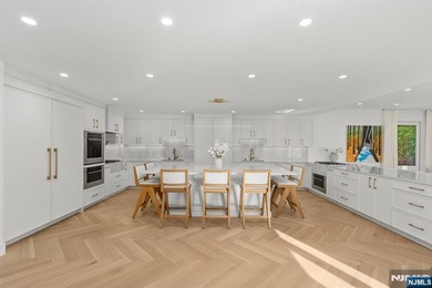 Welcome to one of the most exceptional estates ever offered in - photo 5