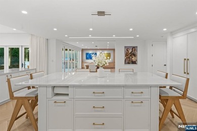 Welcome to one of the most exceptional estates ever offered in - photo 6