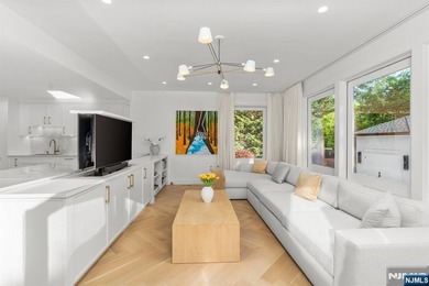 Welcome to one of the most exceptional estates ever offered in - photo 10