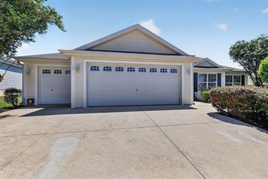 This charming 3 bed / 2 bath DESIGNER Mandevilla model home - photo 2