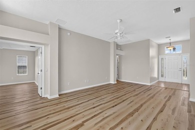 This charming 3 bed / 2 bath DESIGNER Mandevilla model home - photo 9
