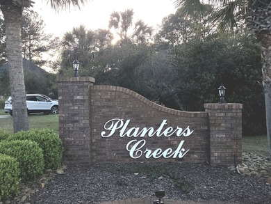 Rare multi-generational layout on a half-acre lot in Myrtle - photo 3