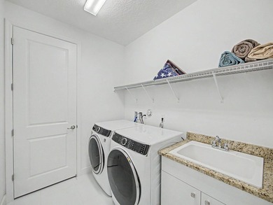 Welcome to this extensively upgraded 2-bedroom plus den, 2 1/2 - photo 23