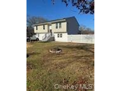 Lake Ronkonkoma Home For Sale in Ronkonkoma New York