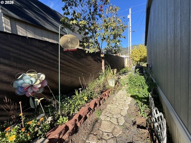 16126 Gustafson offers a warm and inviting slice of Oregon - photo 8