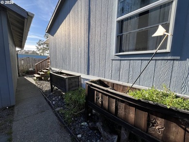 16126 Gustafson offers a warm and inviting slice of Oregon - photo 9