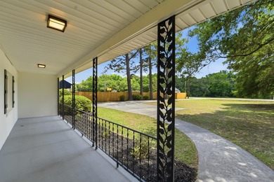 Welcome to this beautifully renovated, turnkey 4 bedroom/3 - photo 6