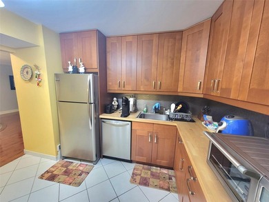 Renovated 2/2 Condominium in a senior 55+ community. Second - photo 7