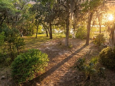 Set along the serene shores of Jolly Bay at the mouth of - photo 11