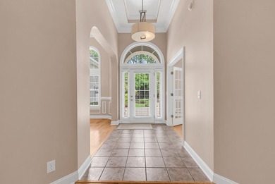Discover the perfect blend of elegance and comfort in this - photo 3