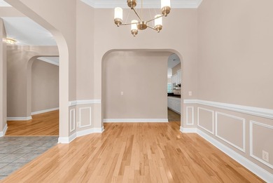 Discover the perfect blend of elegance and comfort in this - photo 8