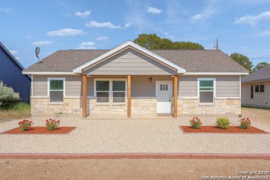 Canyon Lake Home For Sale in Canyon Lake Texas