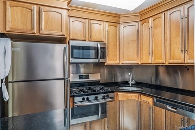 Welcome to Lakeside Towers. This beautifully renovated alcove - photo 9