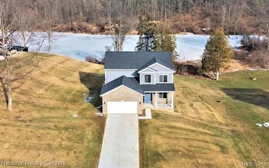 Perry Lake - Oakland County Home For Sale in Ortonville Michigan