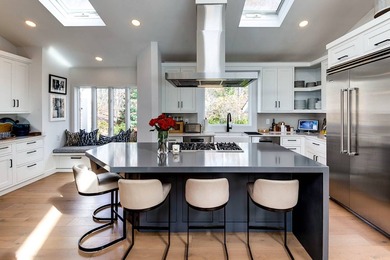 This contemporary Hamptons escape on 2 acres in the heart of - photo 9