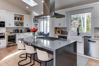 This contemporary Hamptons escape on 2 acres in the heart of - photo 10