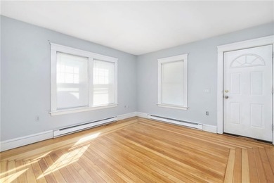 Charming 3-bedroom Bungalow situated on an oversized lot in a - photo 3