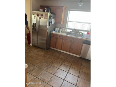 GREAT NEIGHBORHOOD,NICE HOME-TENANT ON MONTH TO MONTH,GOOD FLOOR - photo 7