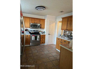 GREAT NEIGHBORHOOD,NICE HOME-TENANT ON MONTH TO MONTH,GOOD FLOOR - photo 8
