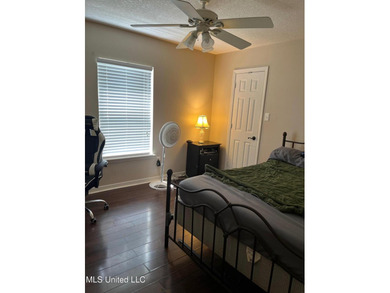 GREAT NEIGHBORHOOD,NICE HOME-TENANT ON MONTH TO MONTH,GOOD FLOOR - photo 10