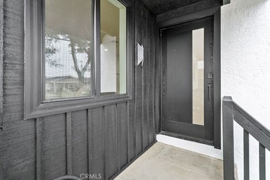 Renovated and Gorgeous: 3 HOMES on 1 LOT. Lease this compound - photo 2