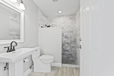 Premier waterfront opportunity in the highly sought-after Queens - photo 36