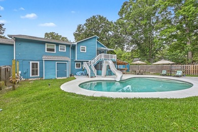 This spacious approximately 3,600-square-foot split-level home - photo 1