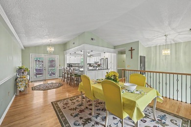 This spacious approximately 3,600-square-foot split-level home - photo 4
