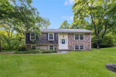 Welcome to 350 Essex Road in North Kingstown. This - photo 1