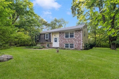 Welcome to 350 Essex Road in North Kingstown. This - photo 2